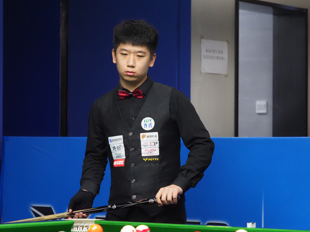 乔治在采访 乔治在采访