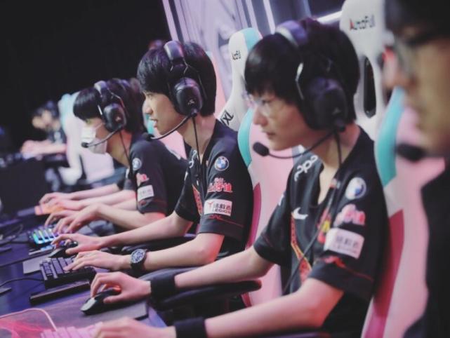 起伏球队 起伏球队